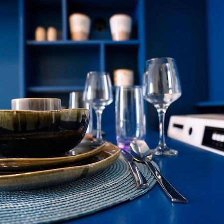 Bluexenia 1 Bedroom Retro Luxury Atena Exterior foto