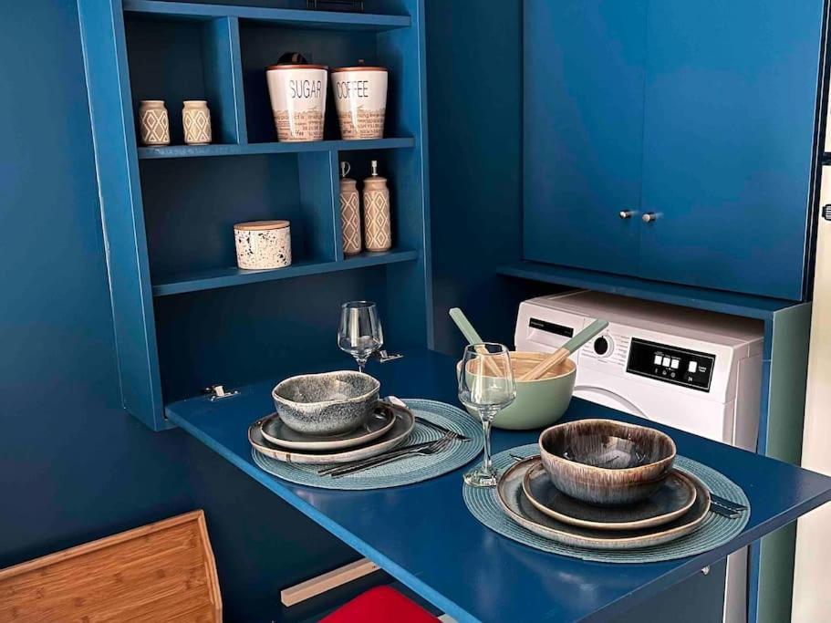 Bluexenia 1 Bedroom Retro Luxury Atena Exterior foto